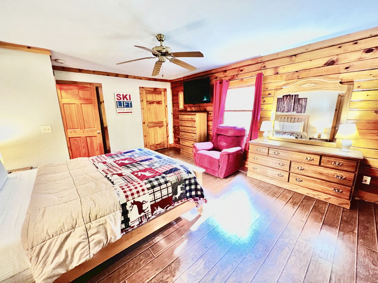 Amazing Secluded Wooden Cabin Nestled Amidst Trees in Jamaica, Vermont