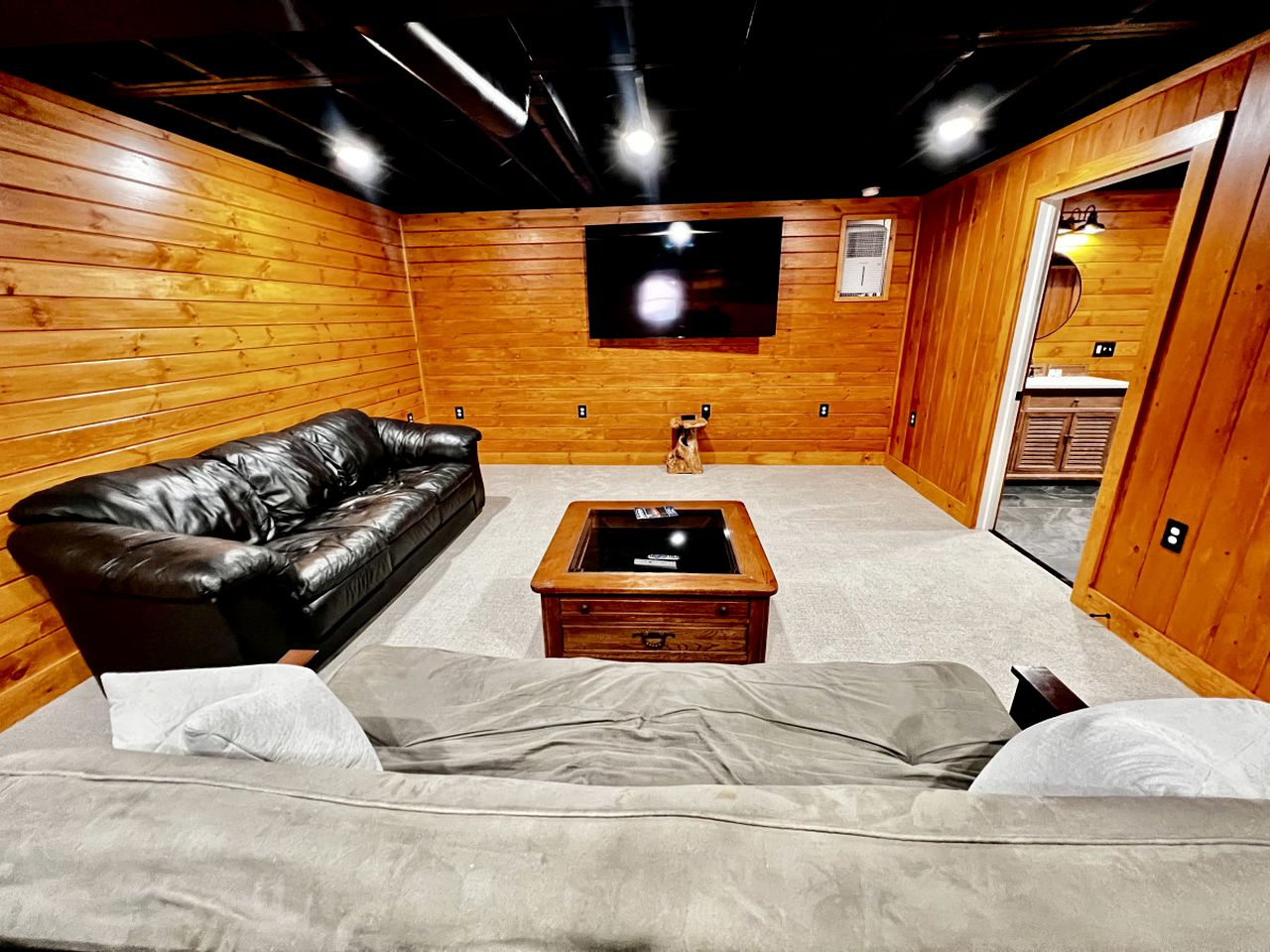 Amazing Secluded Wooden Cabin Nestled Amidst Trees in Jamaica, Vermont