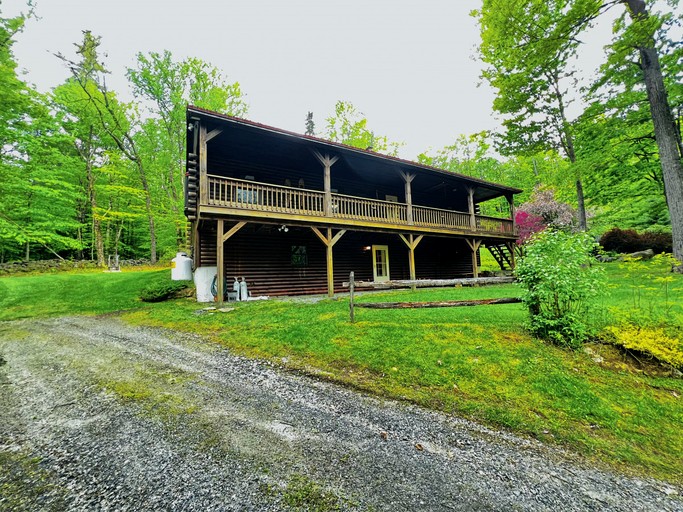 Cabins (United States of America, Jamaica, Vermont)