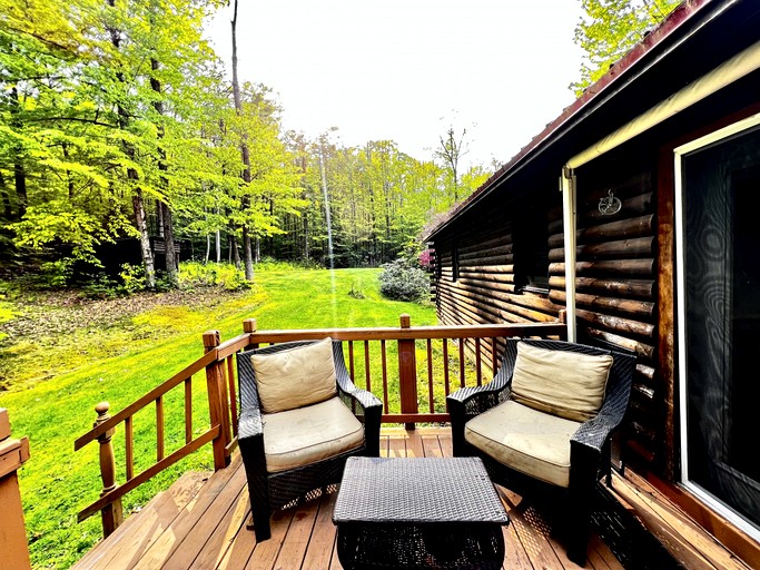 Cabins (United States of America, Jamaica, Vermont)