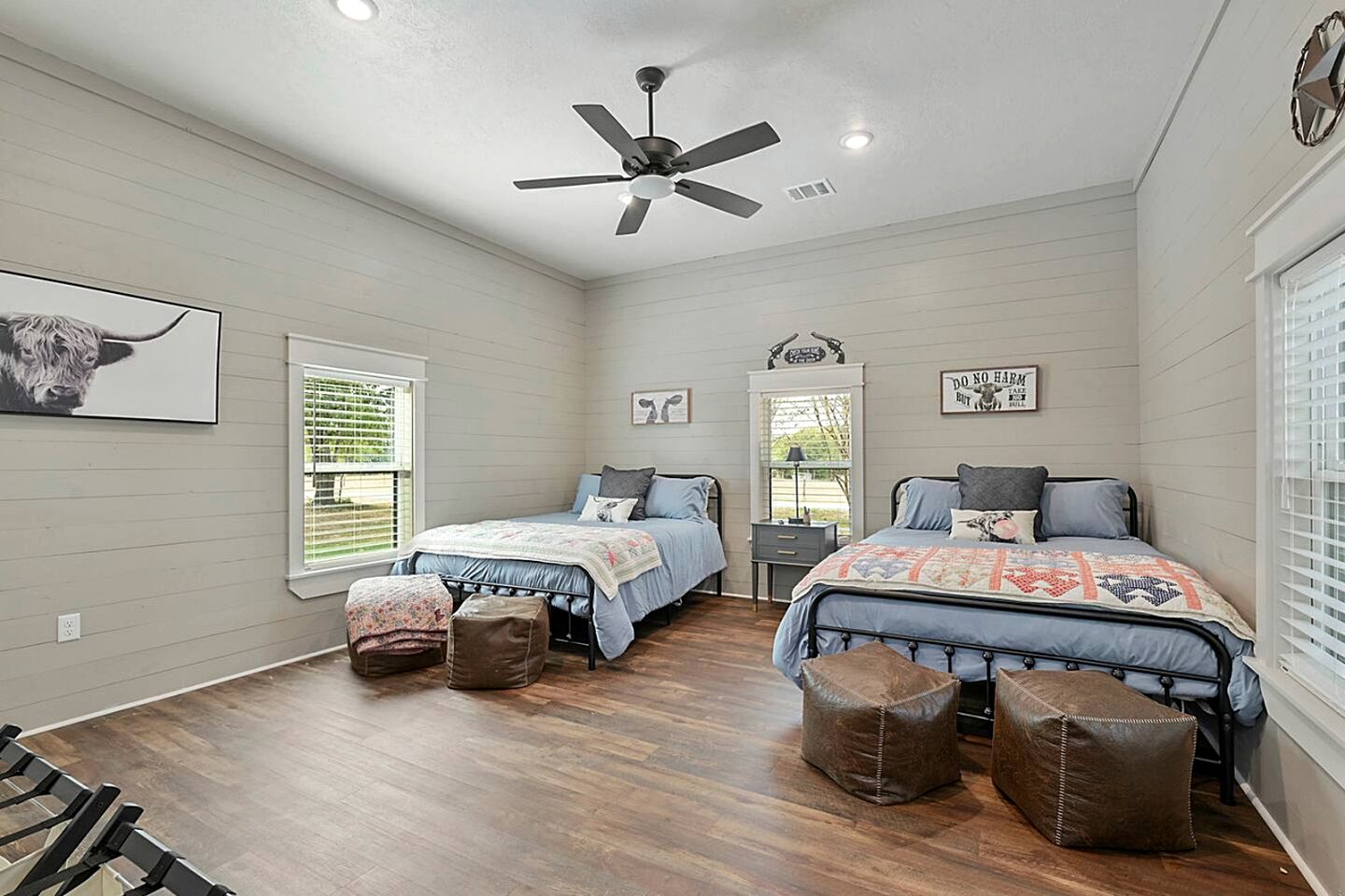 Gorgeous Family Cottage Ideal to Stargaze from the Deck in Texas