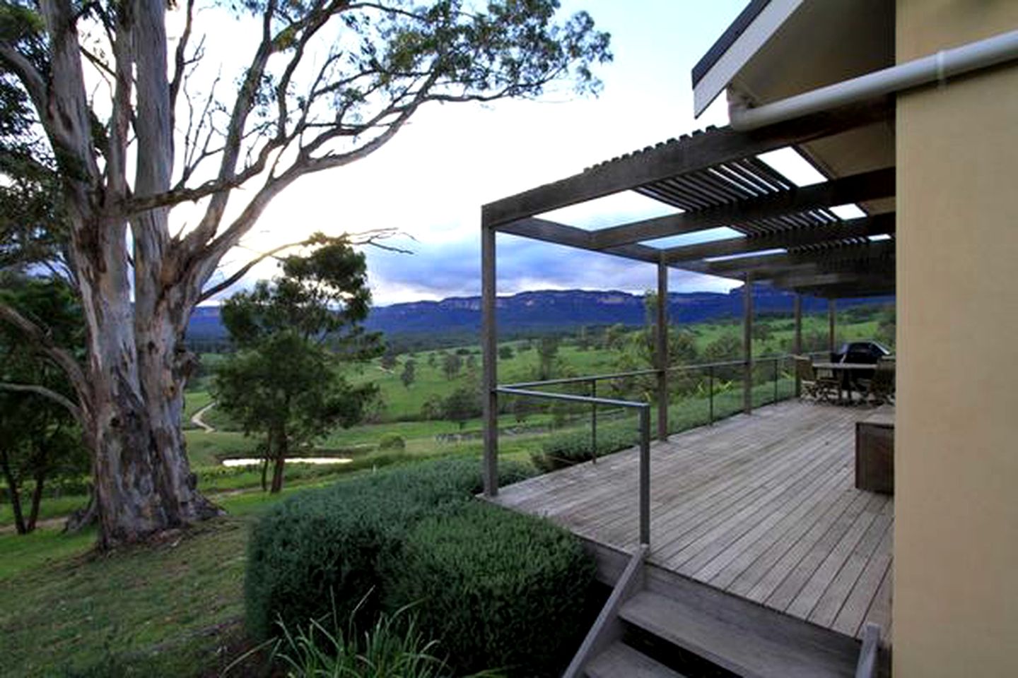 Gorgeous Country Cottage with Panoramic Views near Katoomba, New South Wales