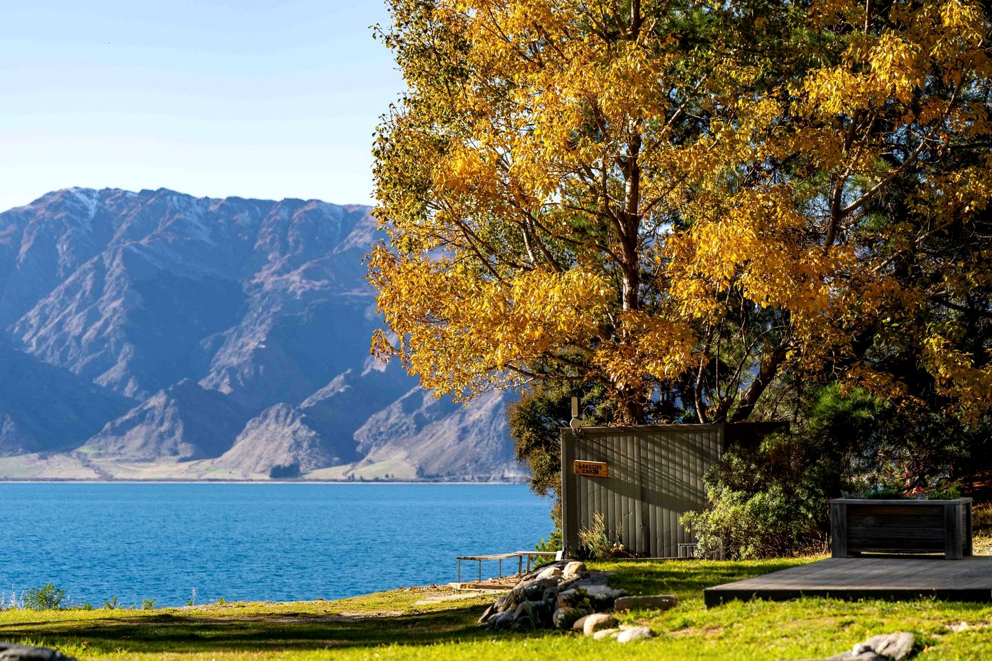 Lakefront Hawea Accommodation Ideal for Glamping in New Zealand