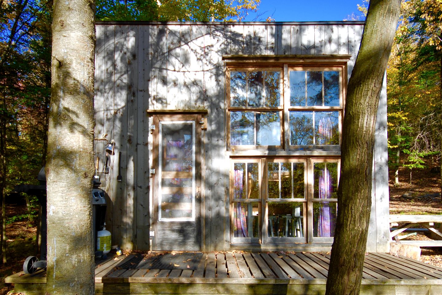 Unique Cube-Shaped Luxury Rental near Montreal, Quebec