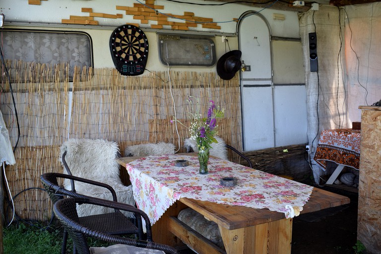 Secluded Glamping Caravan, Perfect for Retreat in Bulgarian Countryside