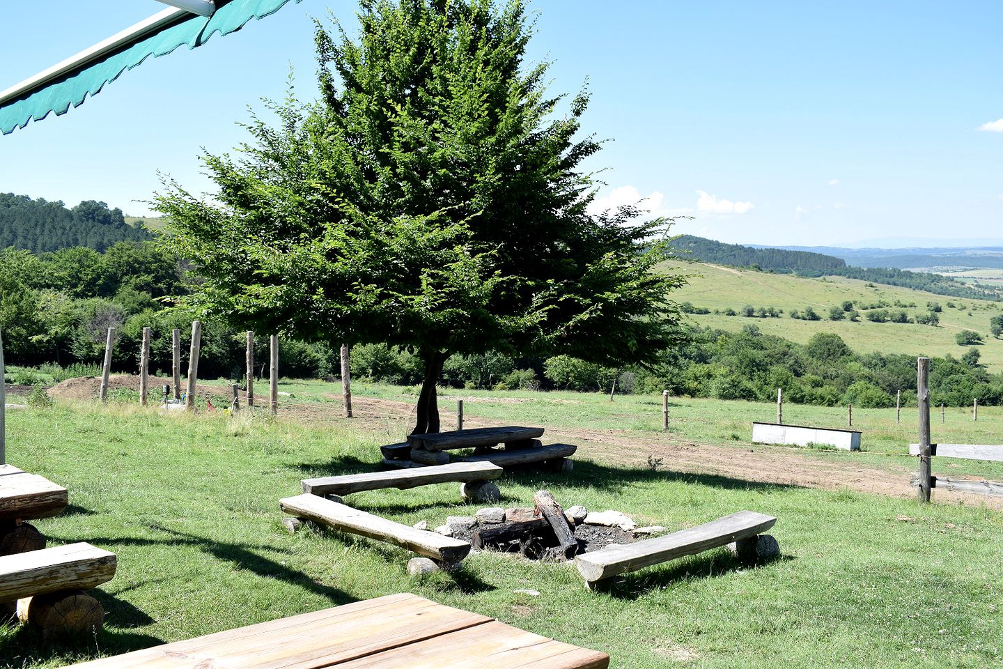 Secluded Glamping Caravan, Perfect for Retreat in Bulgarian Countryside