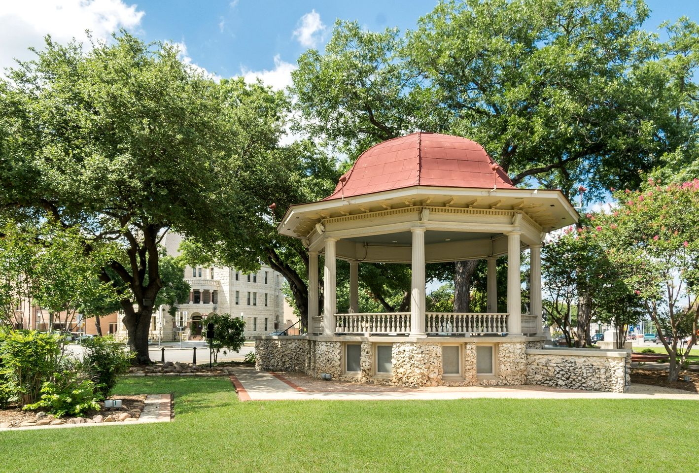 Tranquil Cottage with Private Yard and BBQ in New Braunfels, Texas