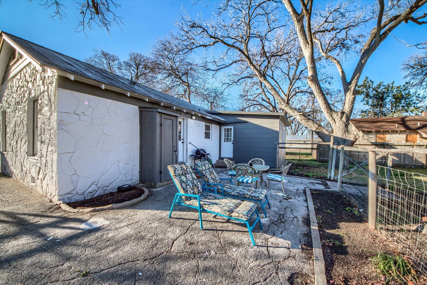 Tranquil Cottage with Private Yard and BBQ in New Braunfels, Texas