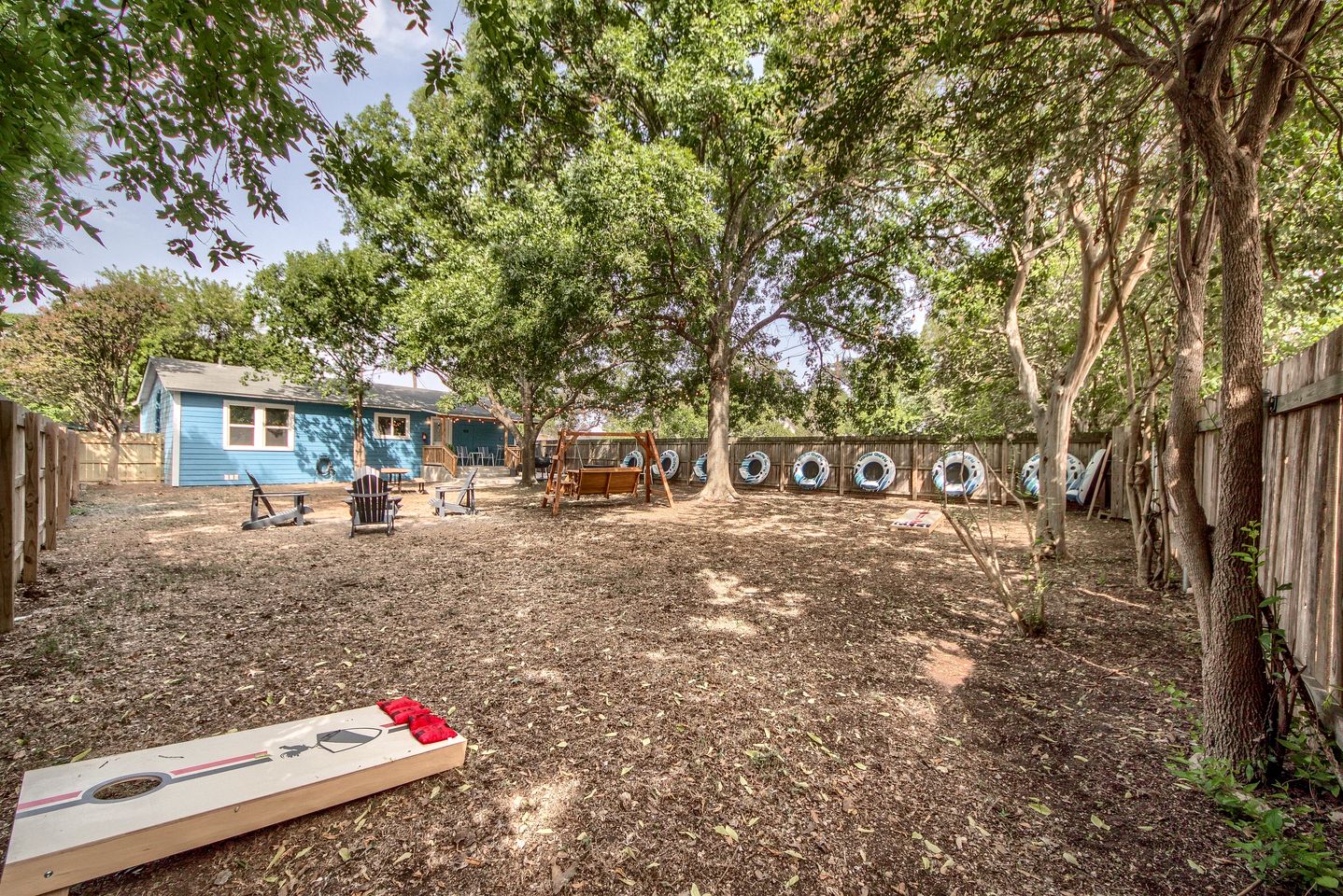 Beautiful Colorful Cabin Close to River in New Braunfels, Texas