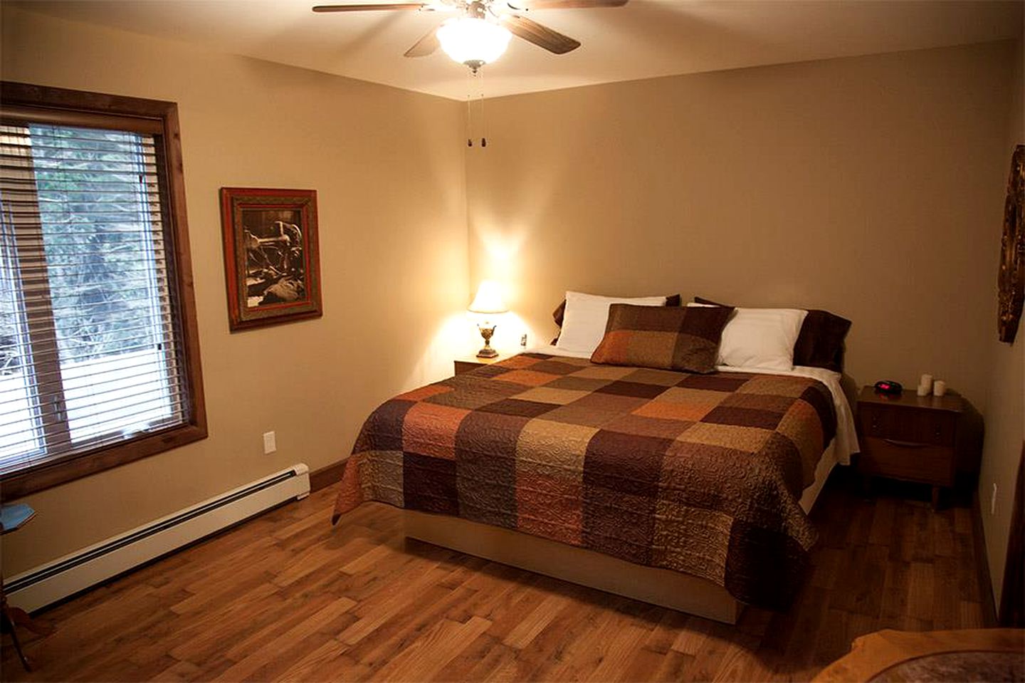 Comfortable Second-Floor Room in Delightful Inn near Saint-Quentin, New Brunswick