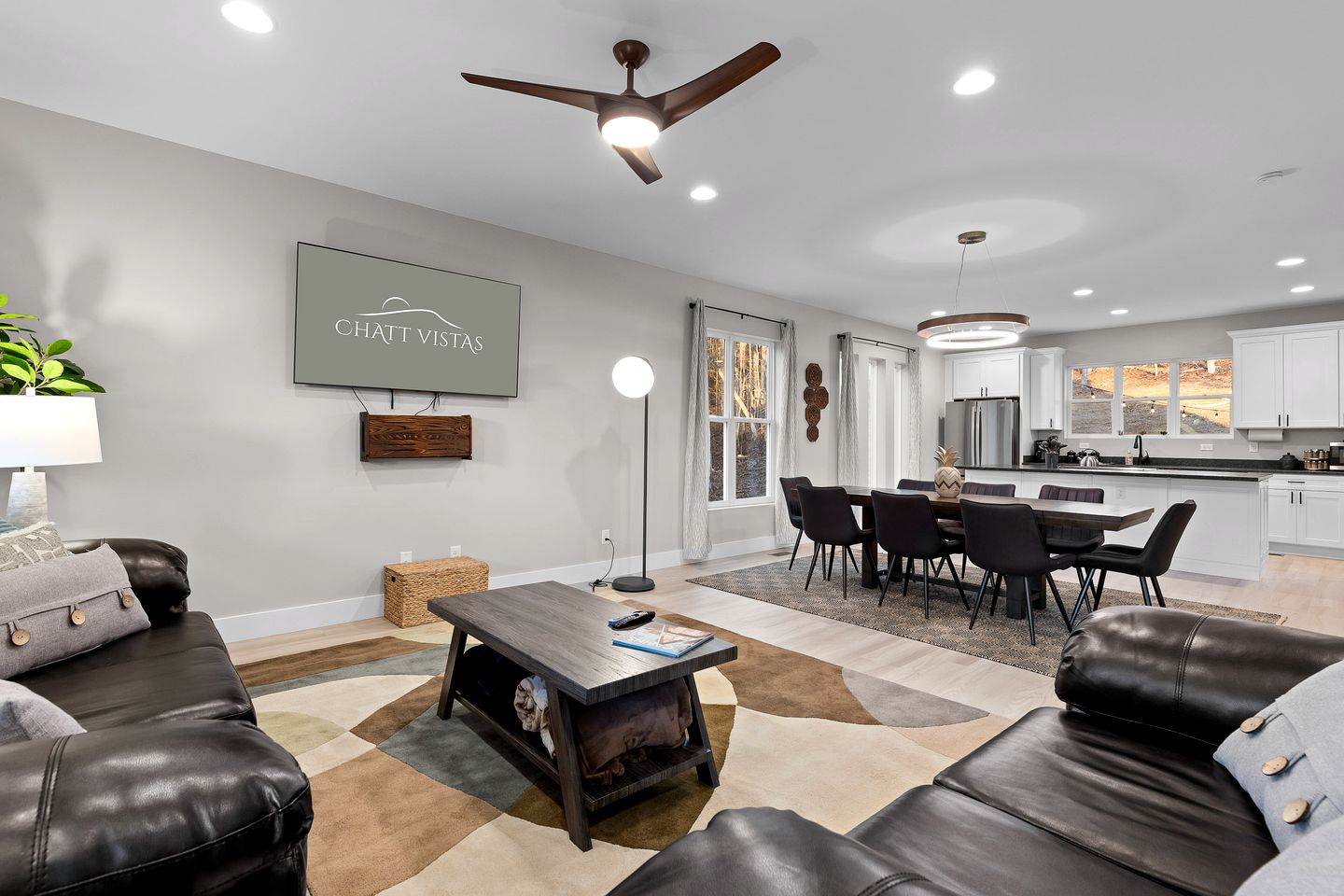 Gorgeous Cottage with Hot-tub in Chickamauga, Georgia