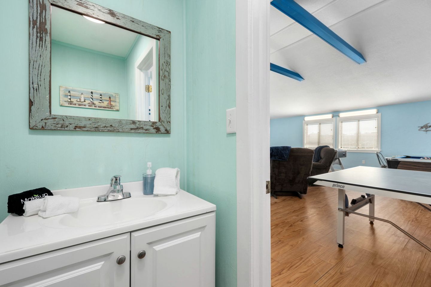 Gorgeous Beach House with Incredible Water Views for an Unforgettable Escape in Duck, North Carolina