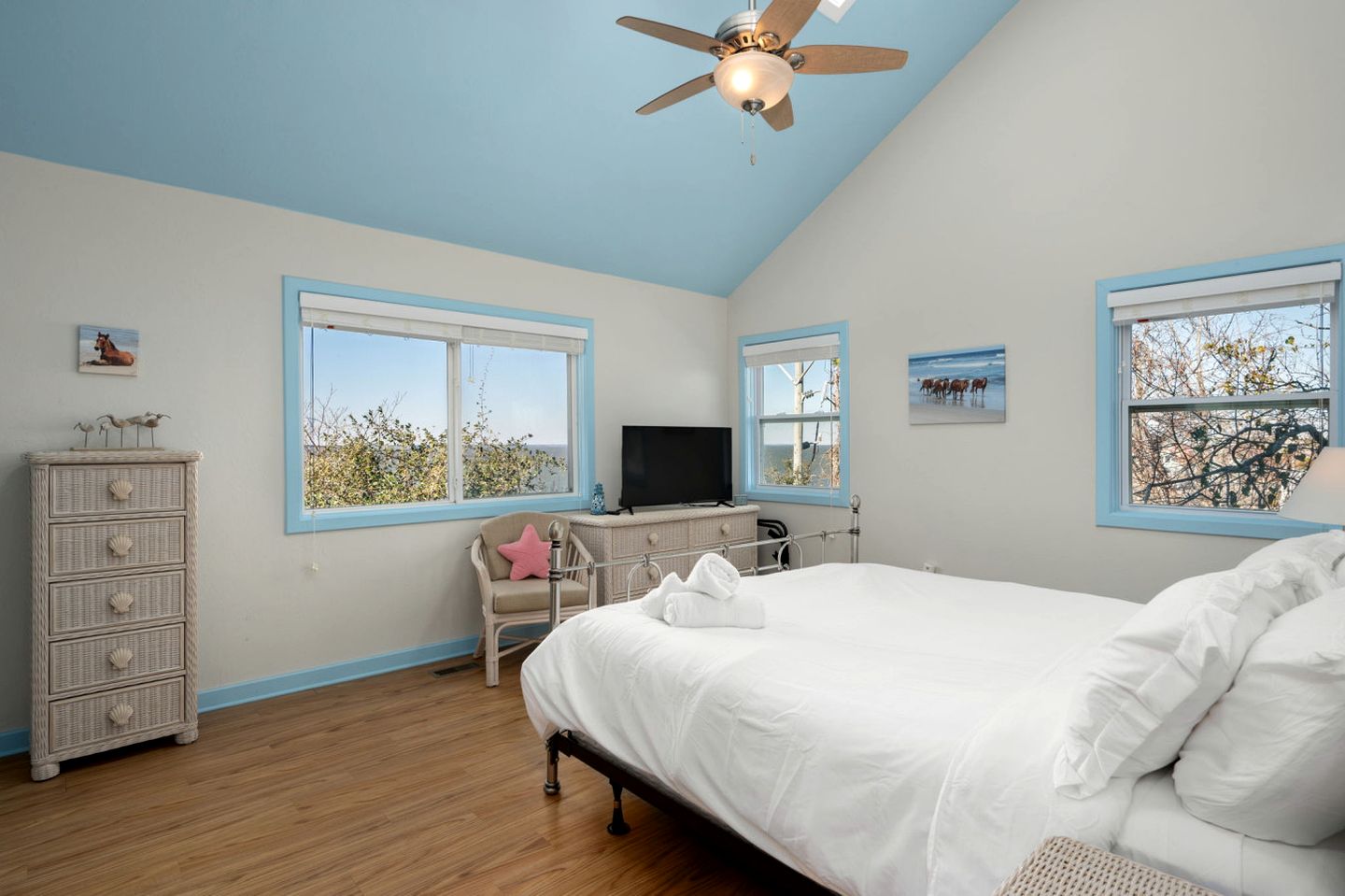 Gorgeous Beach House with Incredible Water Views for an Unforgettable Escape in Duck, North Carolina