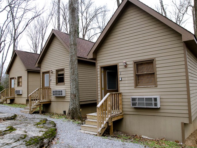 Cabins (Mount Juliet, Tennessee, United States)