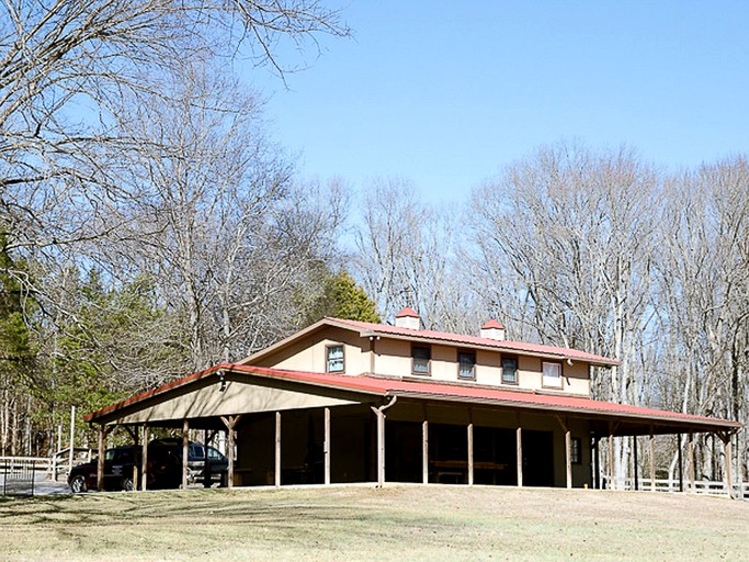 Cabins (Mount Juliet, Tennessee, United States)