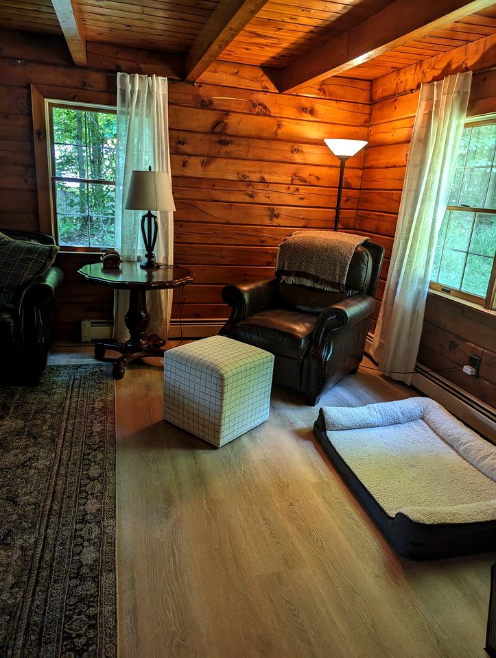 Fantastic Cabin with Gorgeous Sights and Hiking Trails Close in Webb, New York