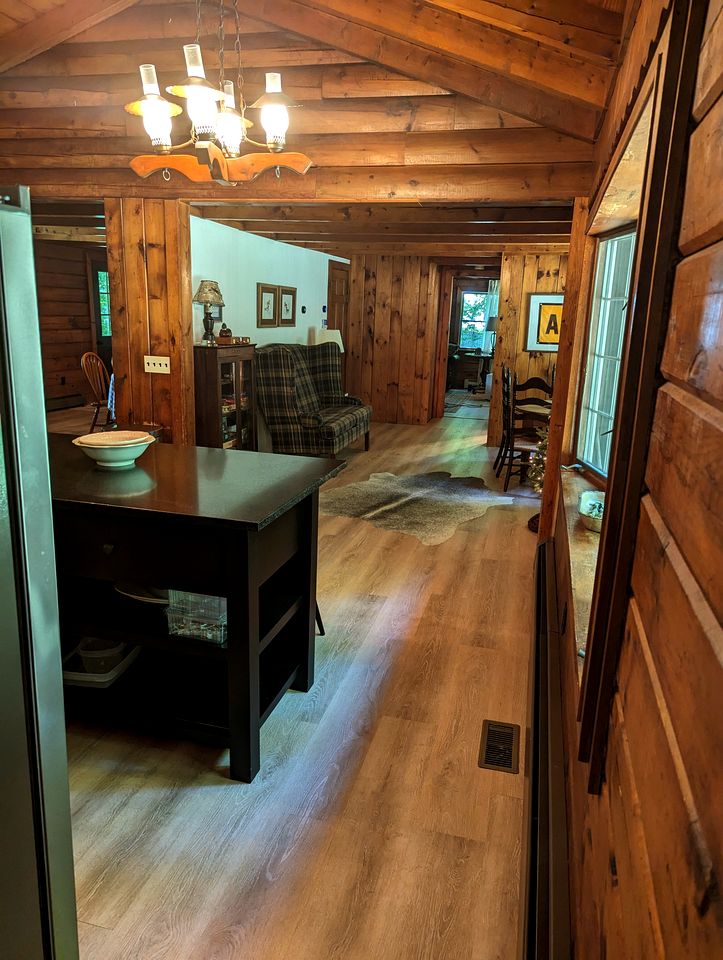 Fantastic Cabin with Gorgeous Sights and Hiking Trails Close in Webb, New York