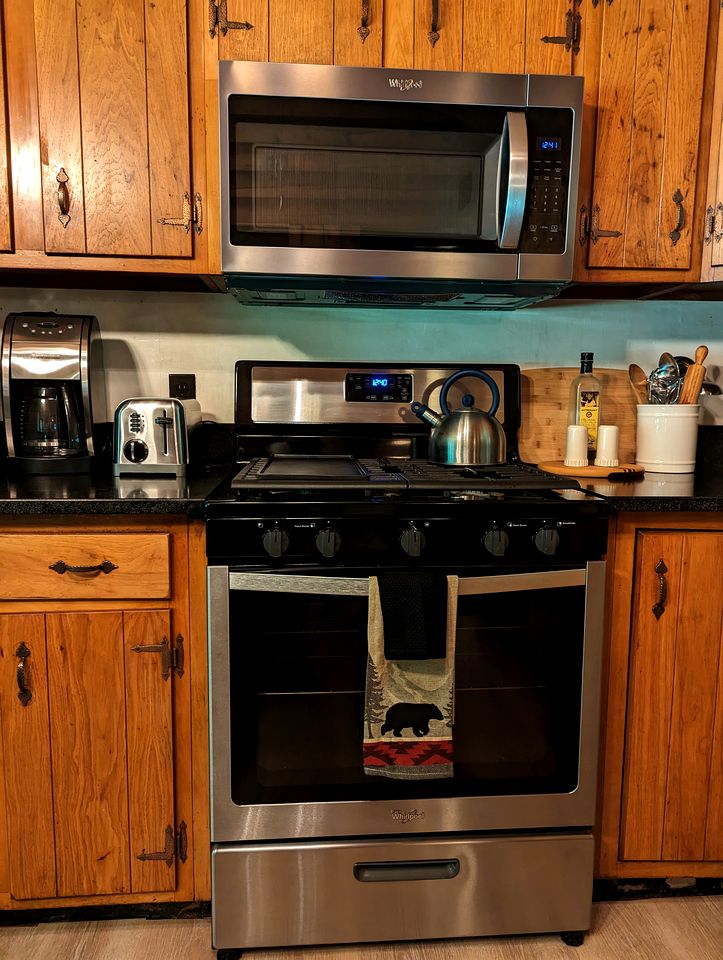 Fantastic Cabin with Gorgeous Sights and Hiking Trails Close in Webb, New York