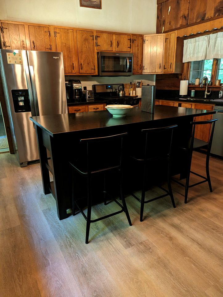 Fantastic Cabin with Gorgeous Sights and Hiking Trails Close in Webb, New York