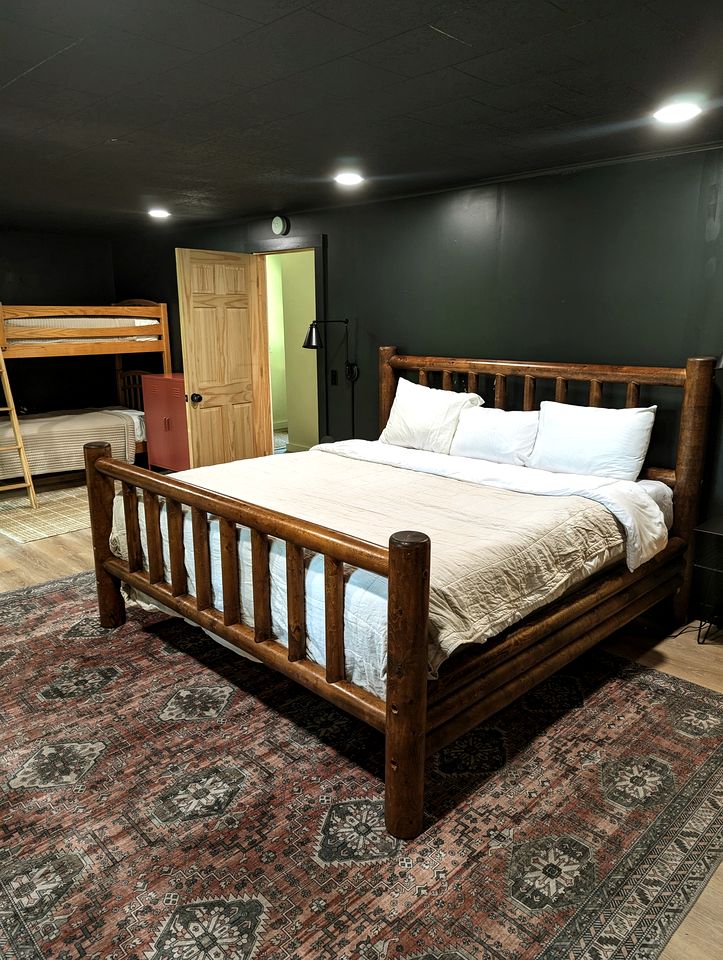 Fantastic Cabin with Gorgeous Sights and Hiking Trails Close in Webb, New York