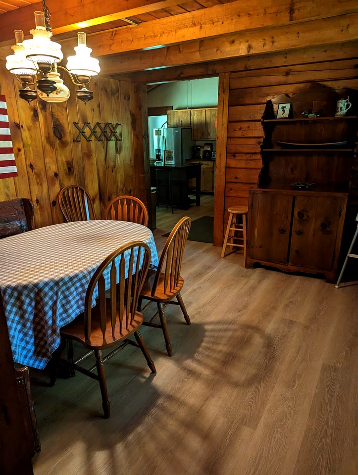 Fantastic Cabin with Gorgeous Sights and Hiking Trails Close in Webb, New York