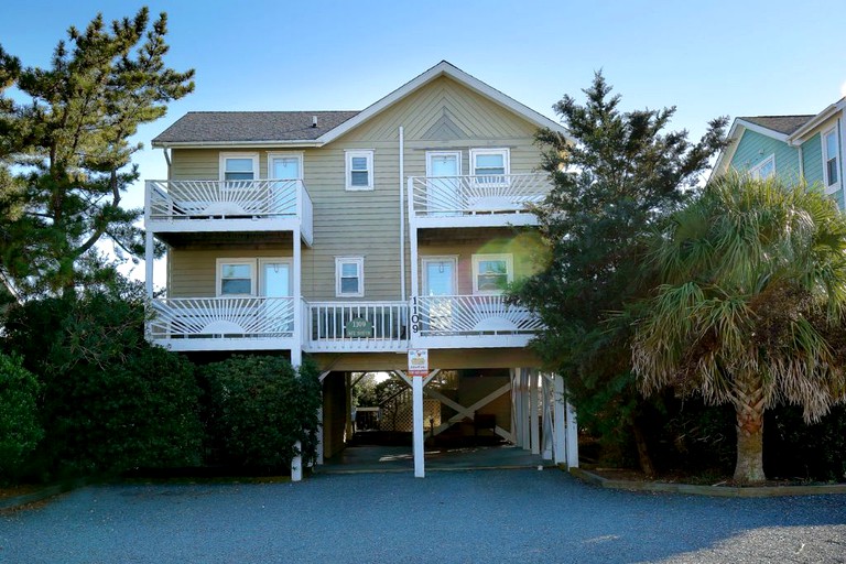 Vacation Rentals (Holden Beach, North Carolina, United States)