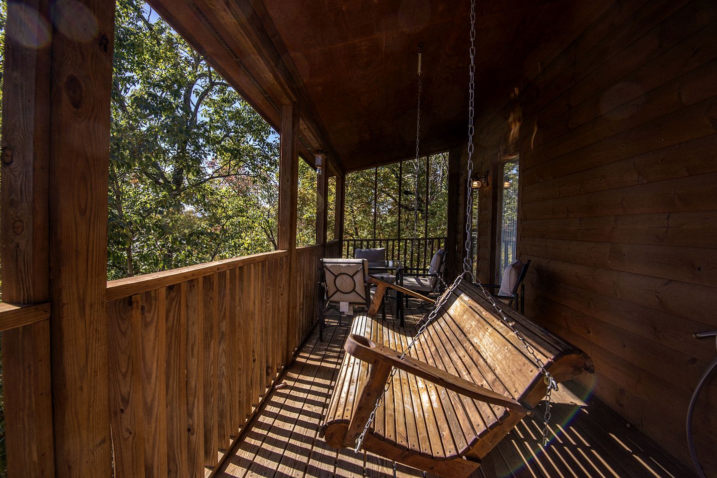 Mountain Views Group Cabin with Barbecue, Pool Table and Ping Pong Table in Sevierville, Tennessee