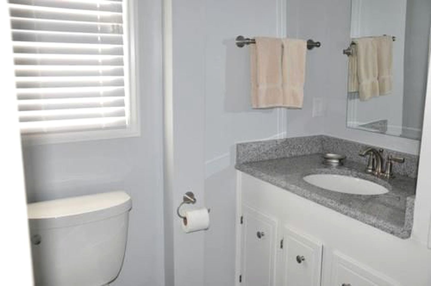 Cozy Comfortable Cottage with Lovely Ocean Views in Holden Beach, North Carolina