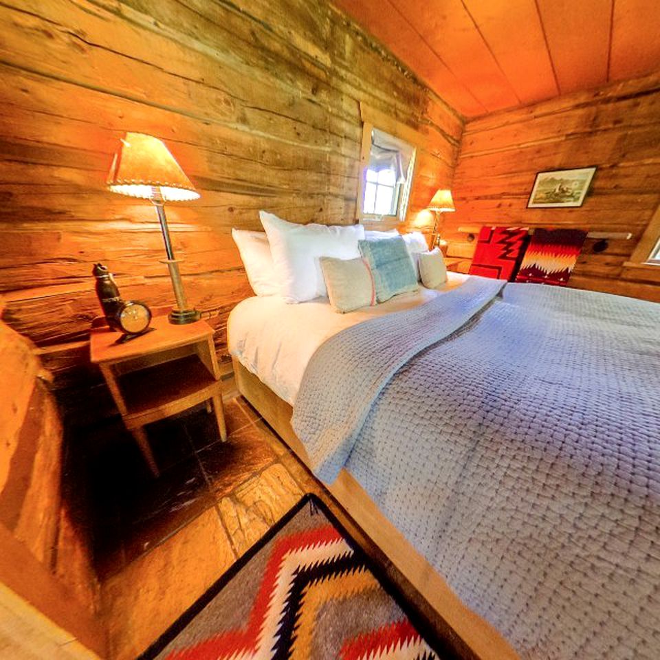 Idyllic Cabin for Couples near Dolores, Colorado