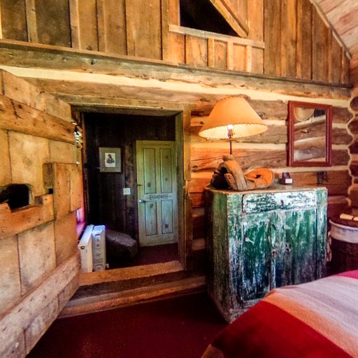 Cabins (Dolores, Colorado, United States)