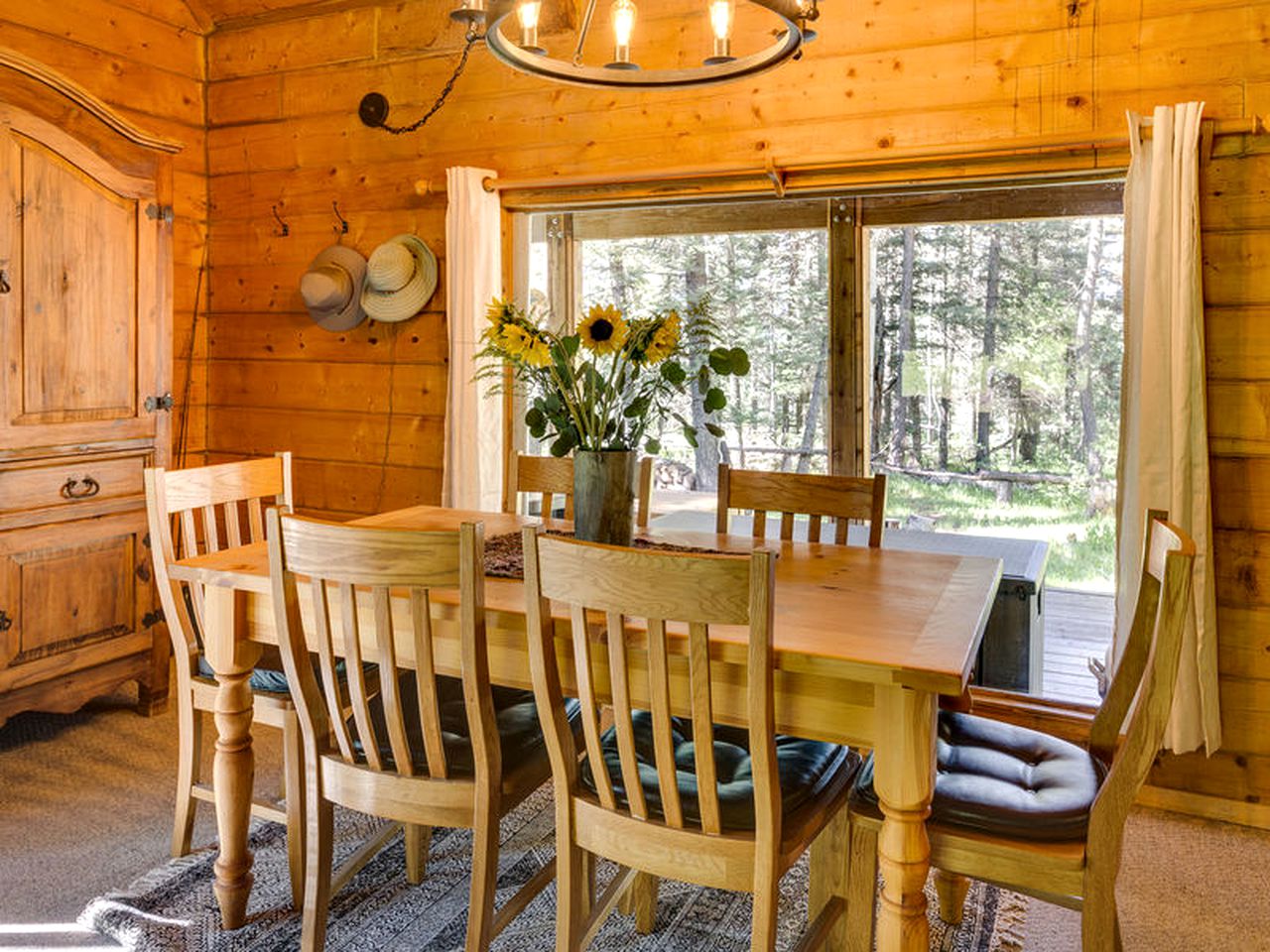 Secluded Cabin Getaway near Lemon Reservoir in the Stunning Forests of Colorado