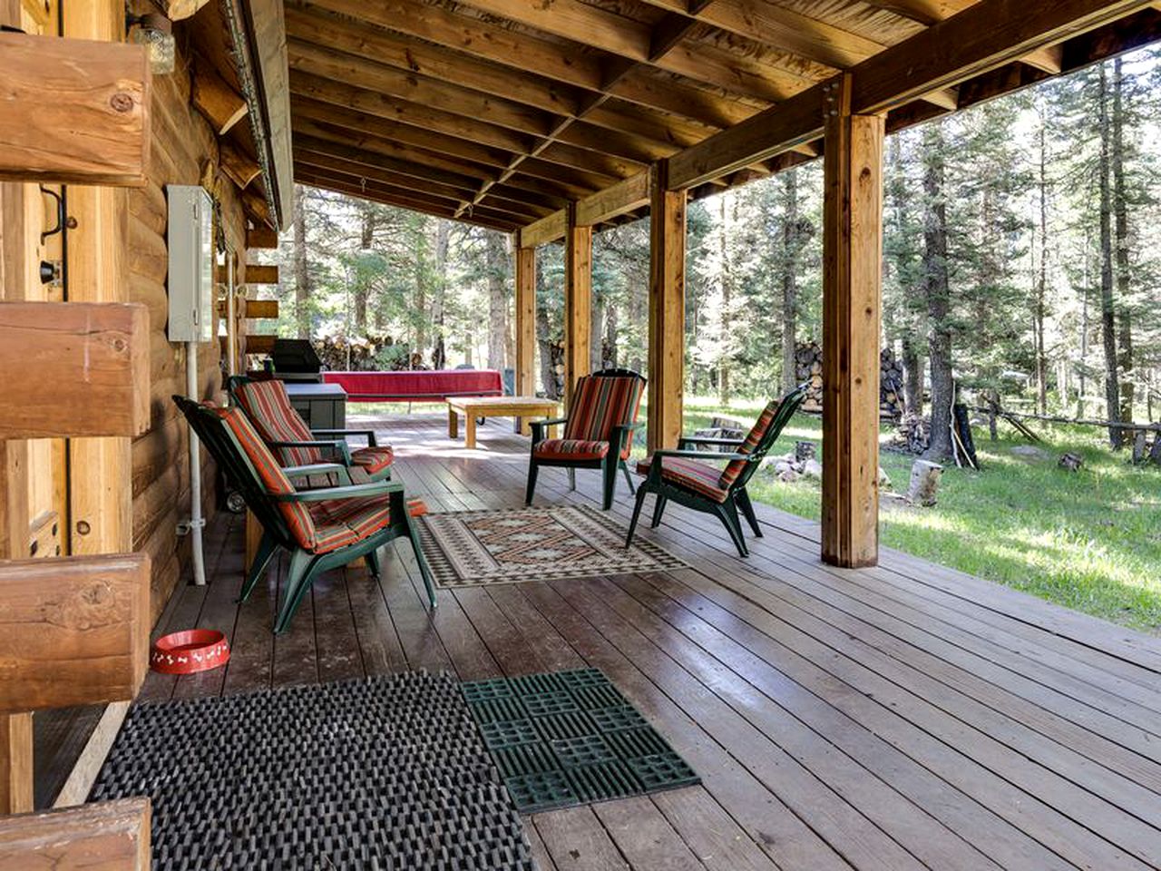 Secluded Cabin Getaway near Lemon Reservoir in the Stunning Forests of Colorado
