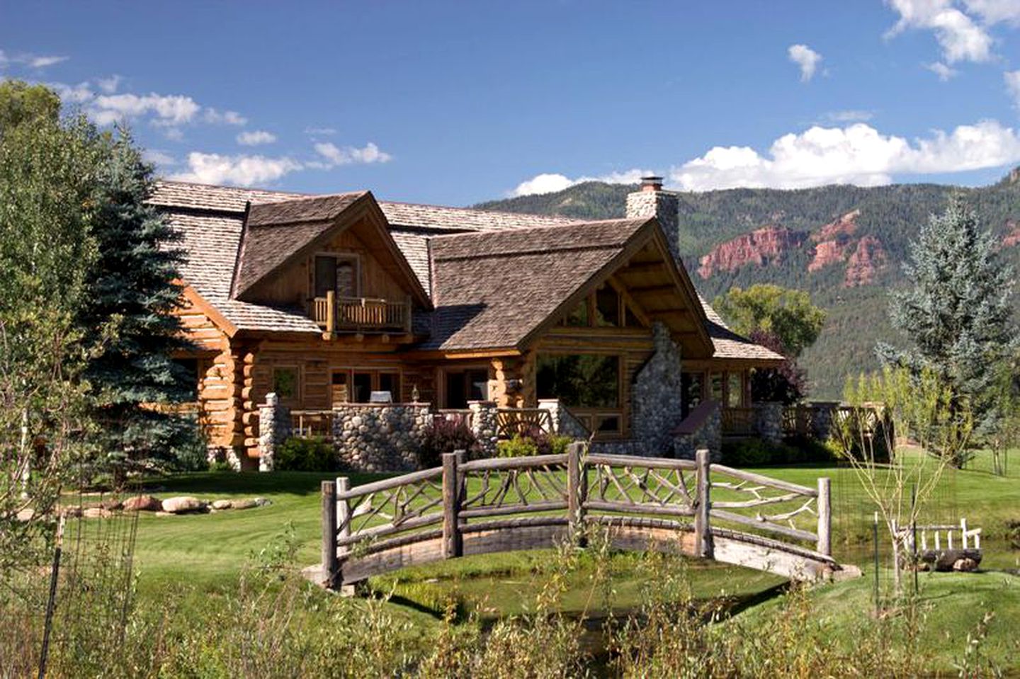 Woodland Log Cabin Rental with Picturesque Ponds near Downtown Durango, Colorado
