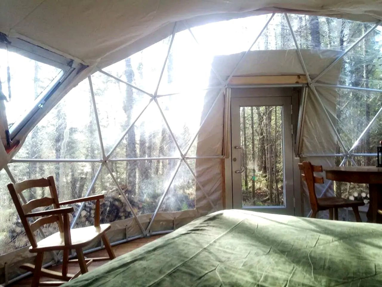 Peaceful Dome Rental for a Romantic Getaway, Quebec