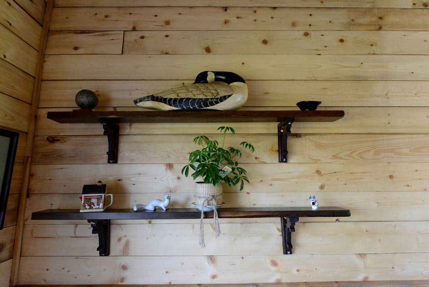 Cheerful Victoria Beach Cabin Rental Ideal for Glamping in Nova Scotia