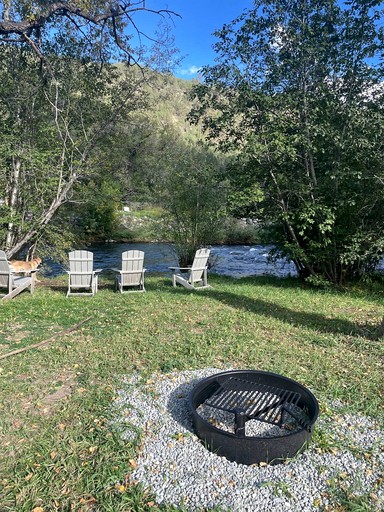 Cute Glamping Tent Rental on the Pecos River for Romantic Getaways near the Santa Fe Forest, New Mexico | Safari Tents (Pecos, New Mexico, United Stat