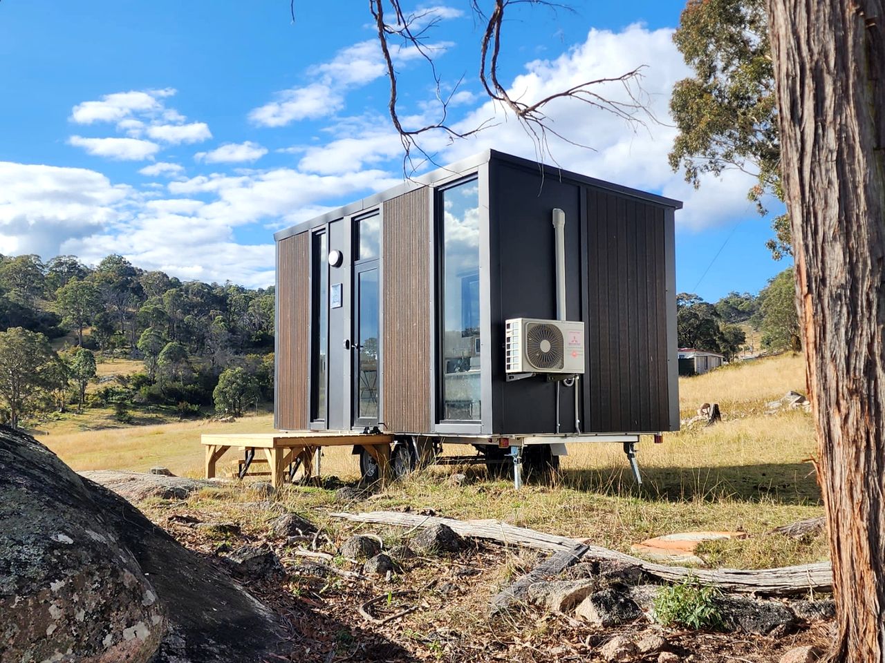 Farm Tiny House Stay Well Equipped in Deepwater, Queensland