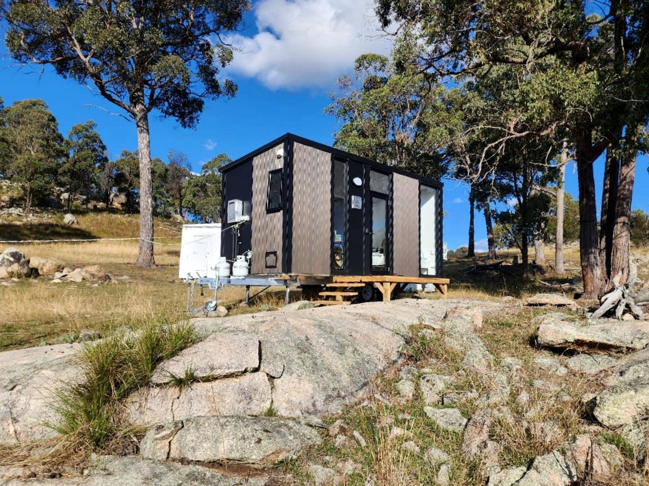 Farm Tiny House Stay Well Equipped in Deepwater, Queensland