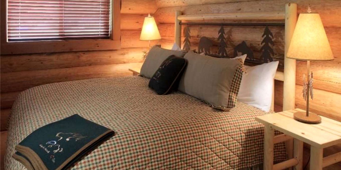 Cozy Cottage Rental at a Private Resort on Vancouver Island in British Columbia