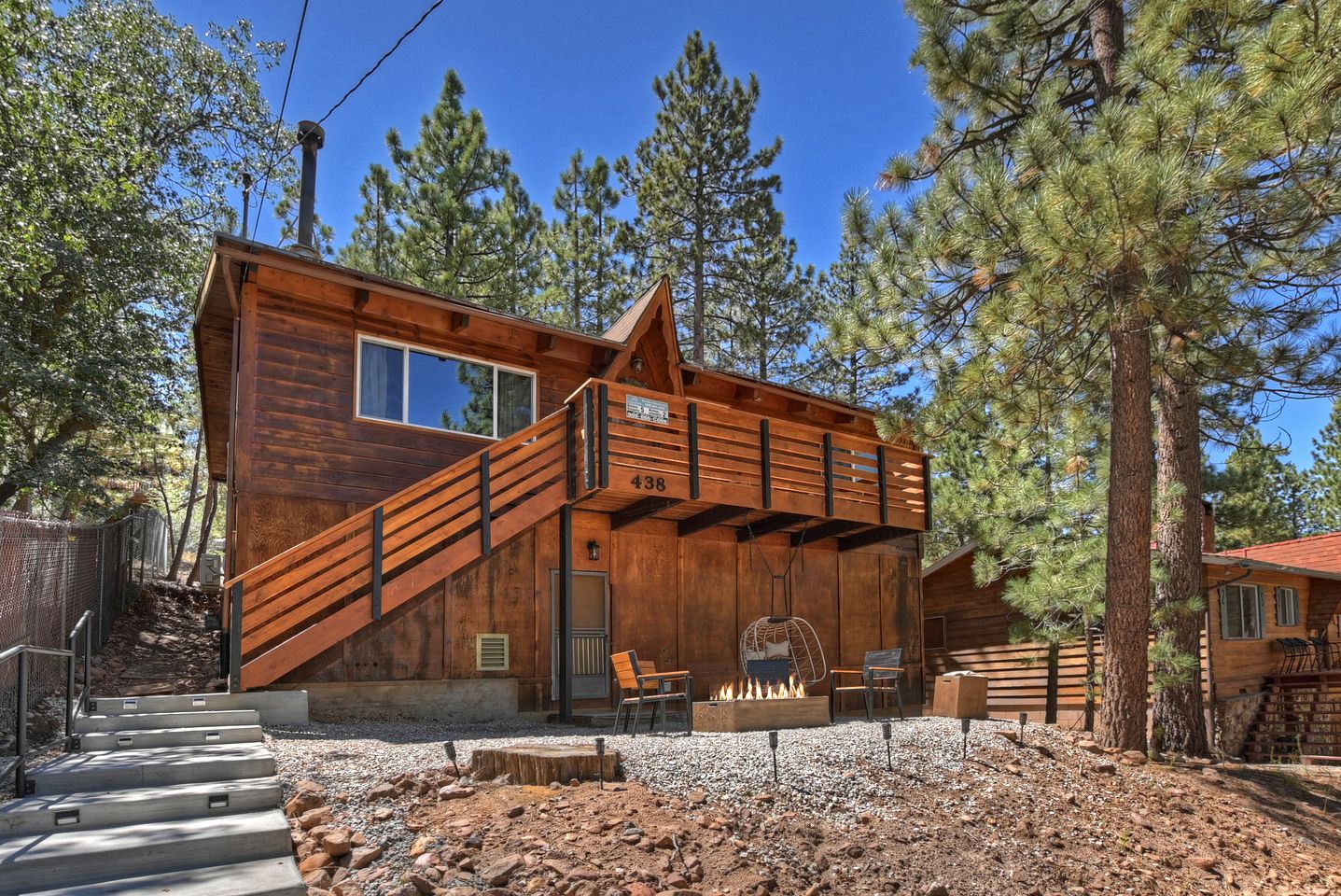 Contemporary Comfort: Modern Cabin Retreat near Big Bear Lake