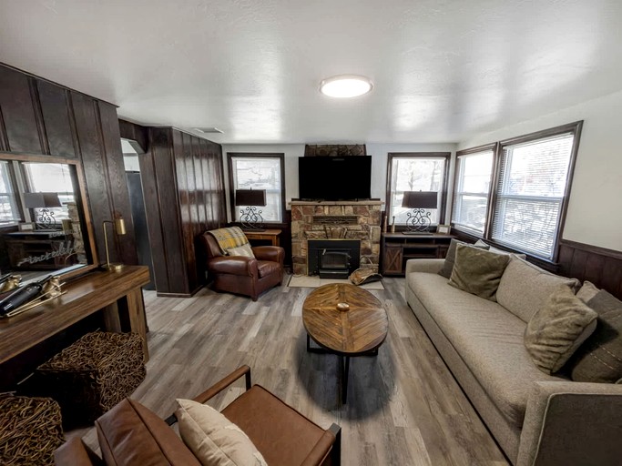 Cabins (United States of America, Big Bear Lake, California)