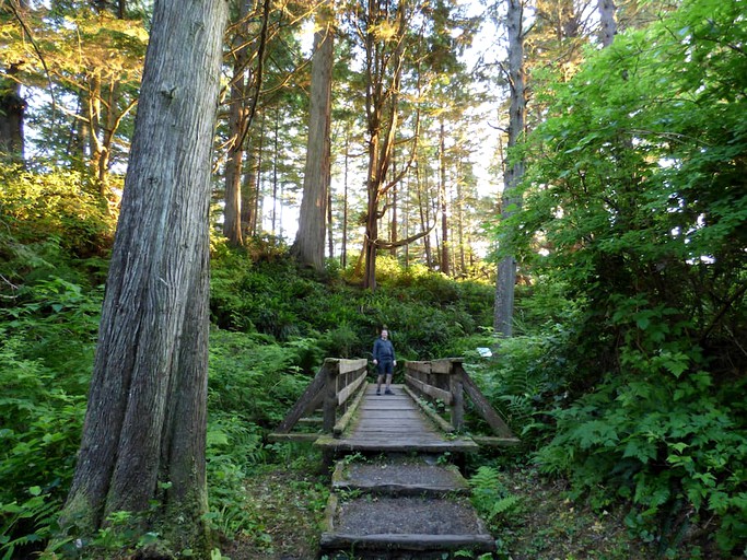 Cottages (Port Renfrew, British Columbia, Canada)