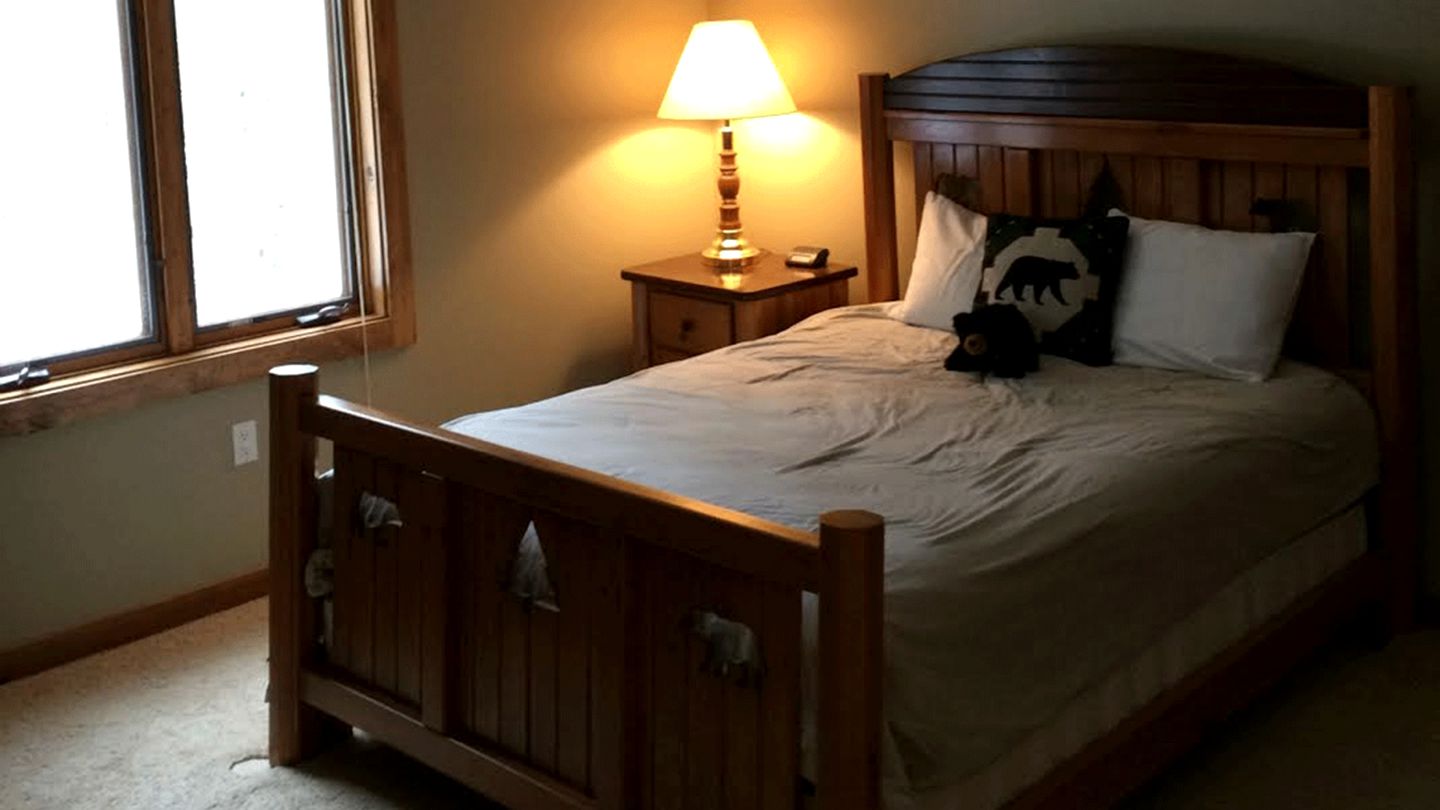 Cozy Cabin Rental near the Wisconsin Great Lakes