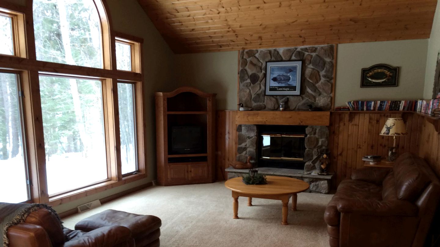 Cozy Cabin Rental near the Wisconsin Great Lakes