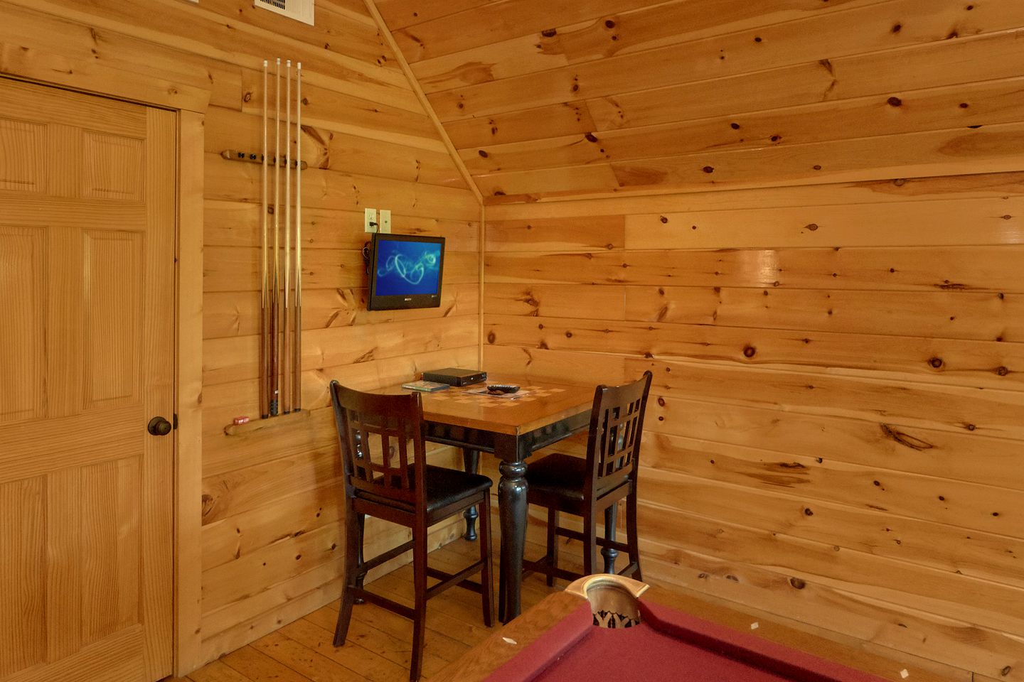 Impressive Mountain Cabin with a Private Hot Tub and Sauna in Gatlinburg, East Tennessee