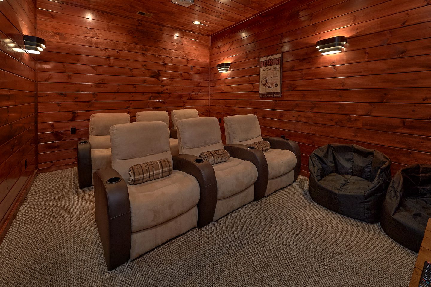 Impressive Mountain Cabin with a Private Hot Tub and Sauna in Gatlinburg, East Tennessee