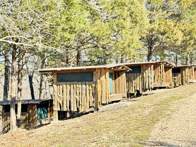 Cottages (United States of America, Macks Creek, Missouri)