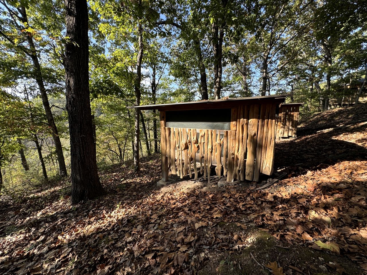 Adventurous Family-Friendly Riverside Glamping Nests with Trampoline Beds near Big Niangua River, Macks Creek, Missouri