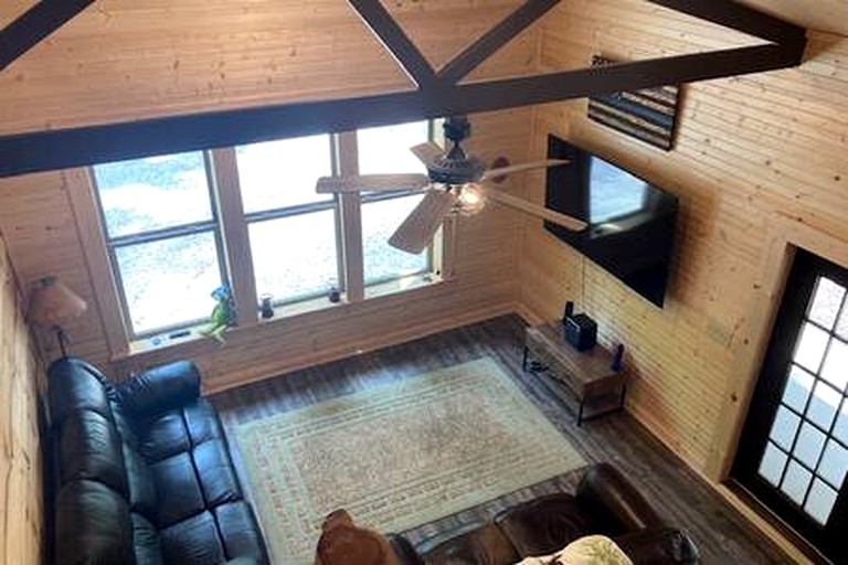 Cabins (United States of America, --, --)