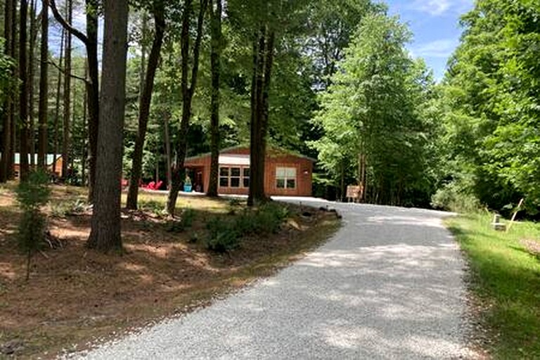 Cabins (United States of America, --, --)
